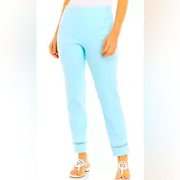 crown & ivy Pants - NWT women’s Crown & Ivy light blue aqua scoop ankle fashion pants size 4